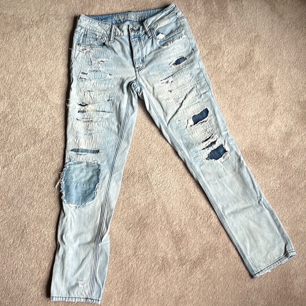 American Eagle distressed jeans size 0.